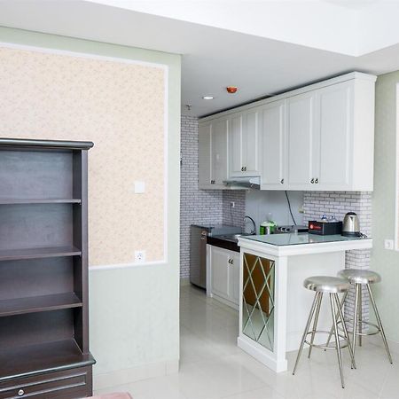Spacious 1Br Dago Suites Apartment By Travelio Бандунг Екстериор снимка